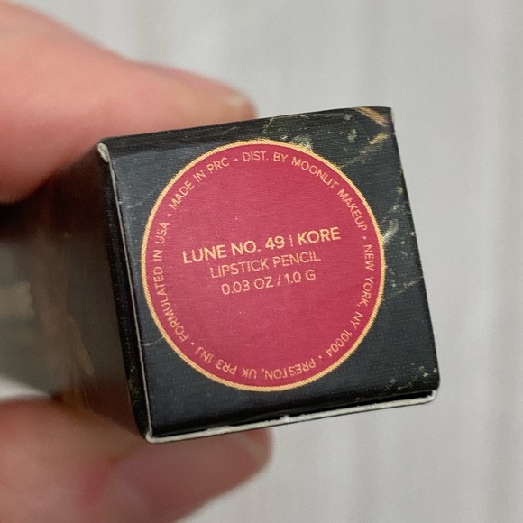 💕Host Pick x2!!💕 💥BNIB!✨ Moonlit by Mikaela - Lune No. 49 Kore Lip Pencil - Picture 3 of 4